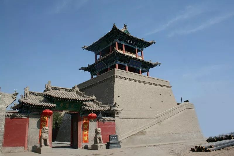 大云寺及唐钟位于武威市凉州区东北隅,大云寺由前凉张天锡始建,原名宏