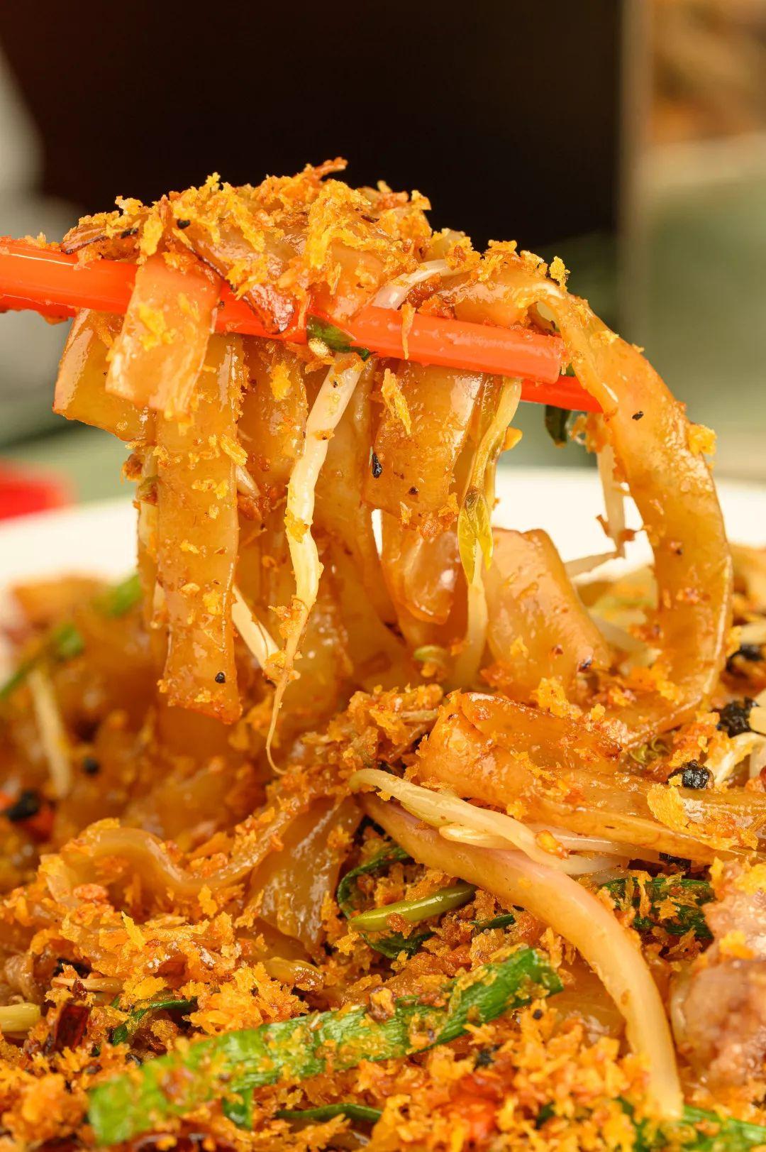 天河cbd街头冰室,专卖怕冷空气的脆皮河粉