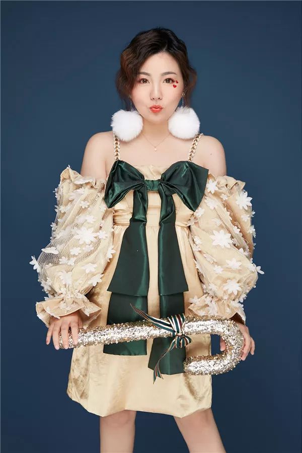 人物南粤之声高原每当梦想来敲门她不会让它擦肩而过