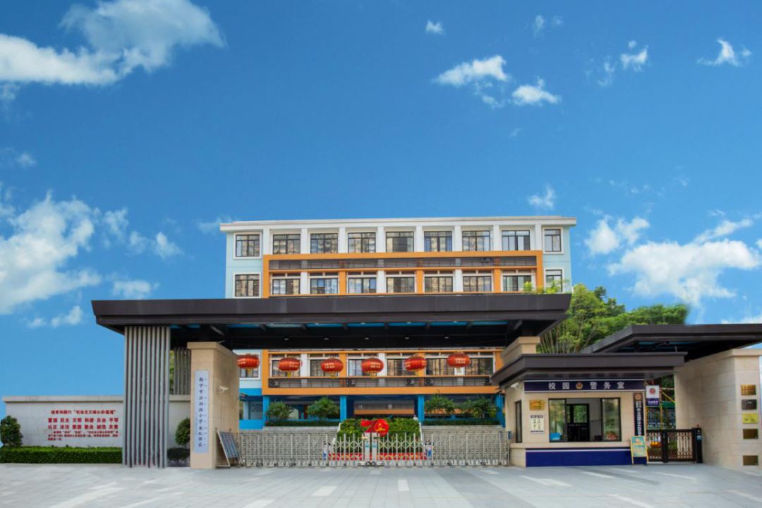 万科城极限震撼,全南宁,向上看!