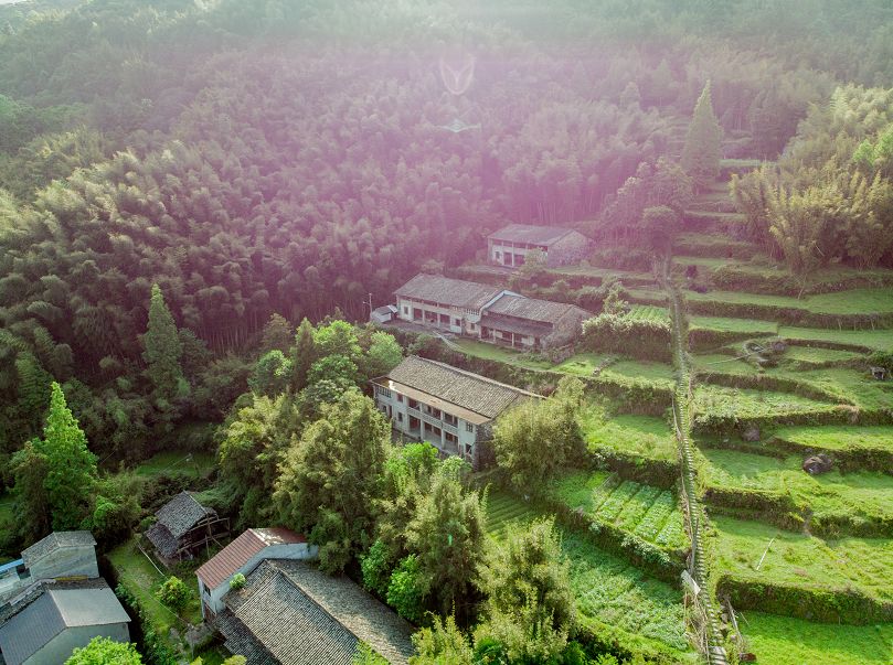 鹿城区藤桥镇岙底村