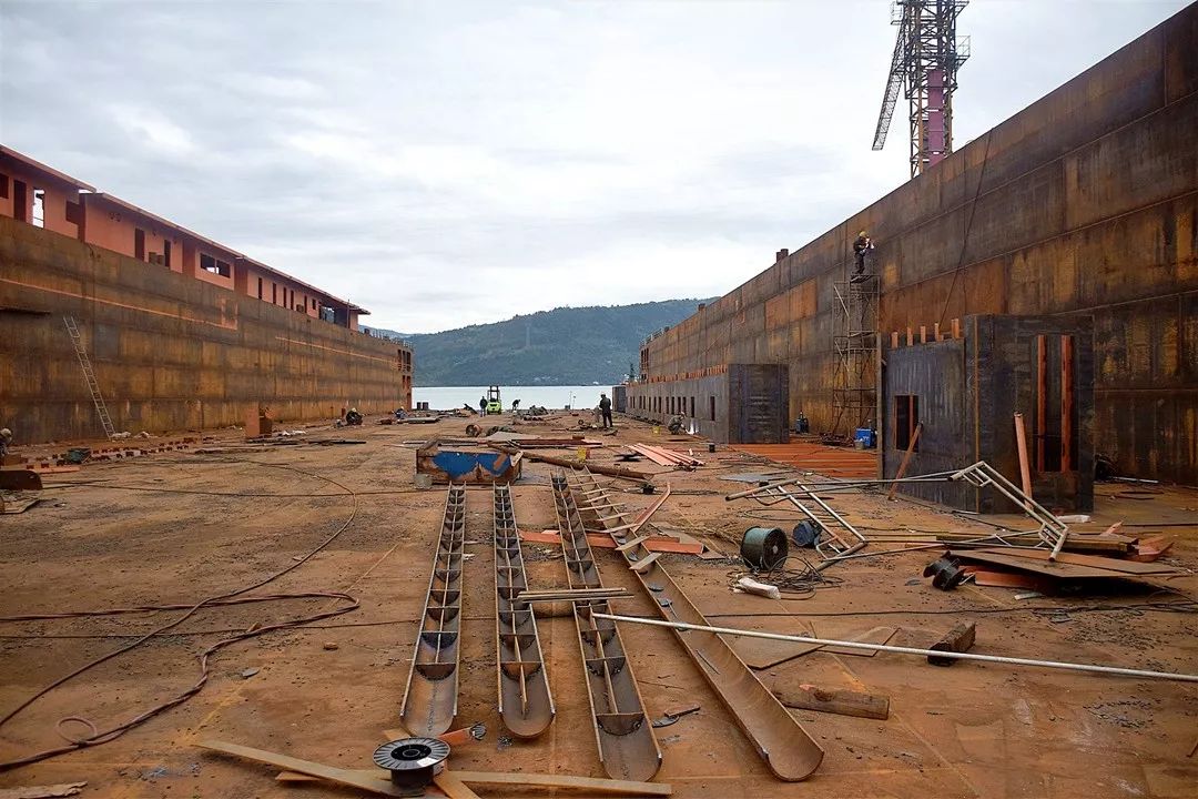 霸气长江中上游最大浮船坞在云阳