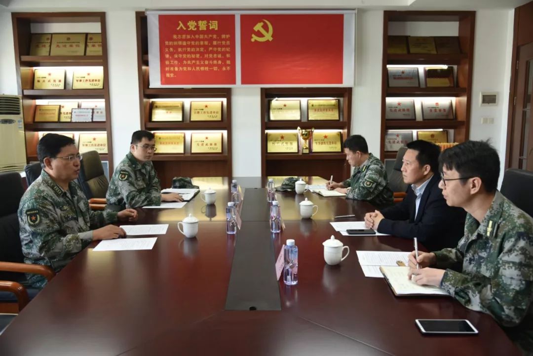 东莞军分区副司令员陈泽华到我镇调研并检查武装工作
