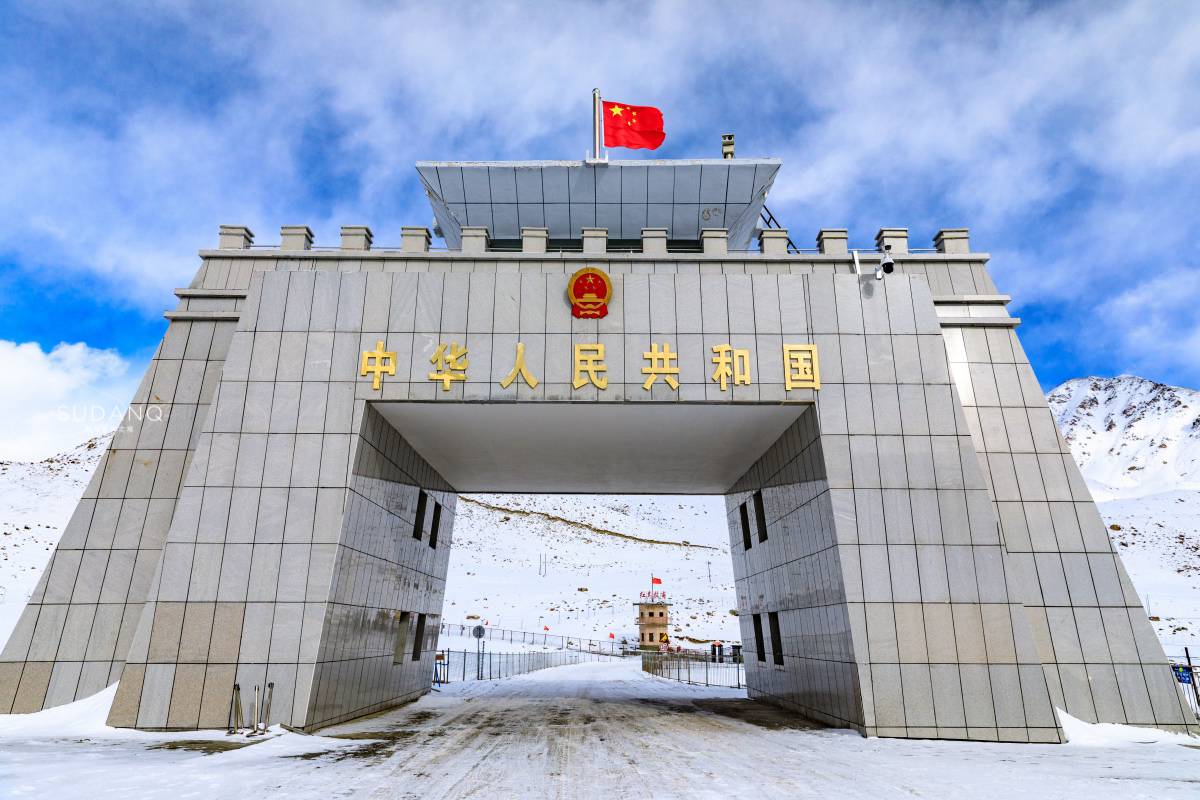 南方姑娘零下20度不穿秋裤,站在世界最高口岸,对面就是巴基斯坦 南方姑娘零下20度不穿秋裤,站在世界最高口岸,对面就是巴基斯坦
