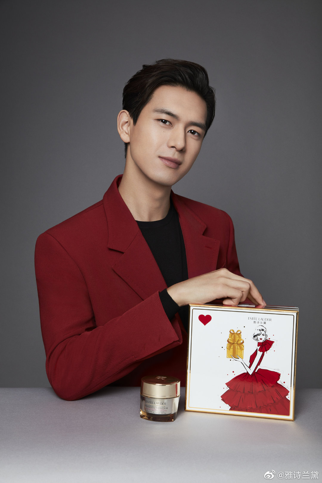 品牌代言人李现最新海报释出快来get现哥魅力在线的一天