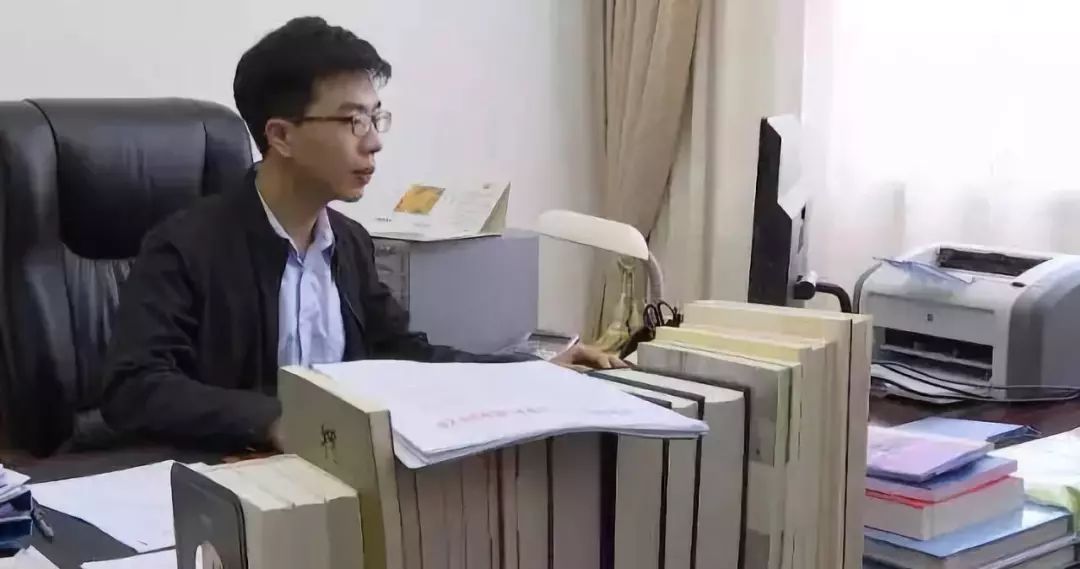 公开简历显示,在北大求学阶段,2013年至2014年,蒋仁正曾以教育部国家