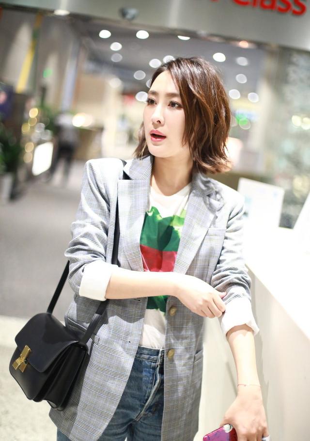 看马苏的牛仔裤穿搭款式多变造型百搭轻松穿出优雅魅力