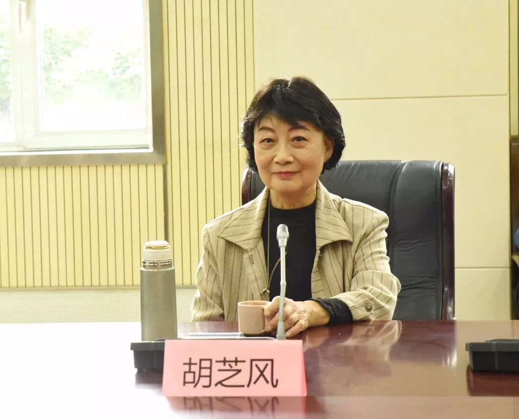 梨园风戏迷投稿芝兰茂千载风动金梅开读胡芝风先生著作艺海风帆有感