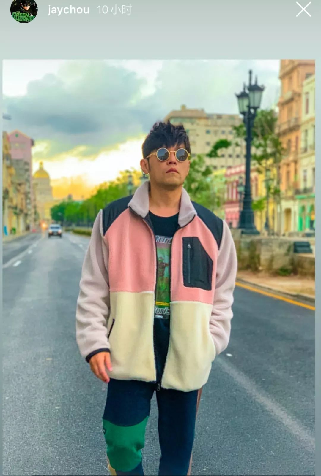 周杰伦: 蜜欧哥示范真正的街拍 就是站在街上拍