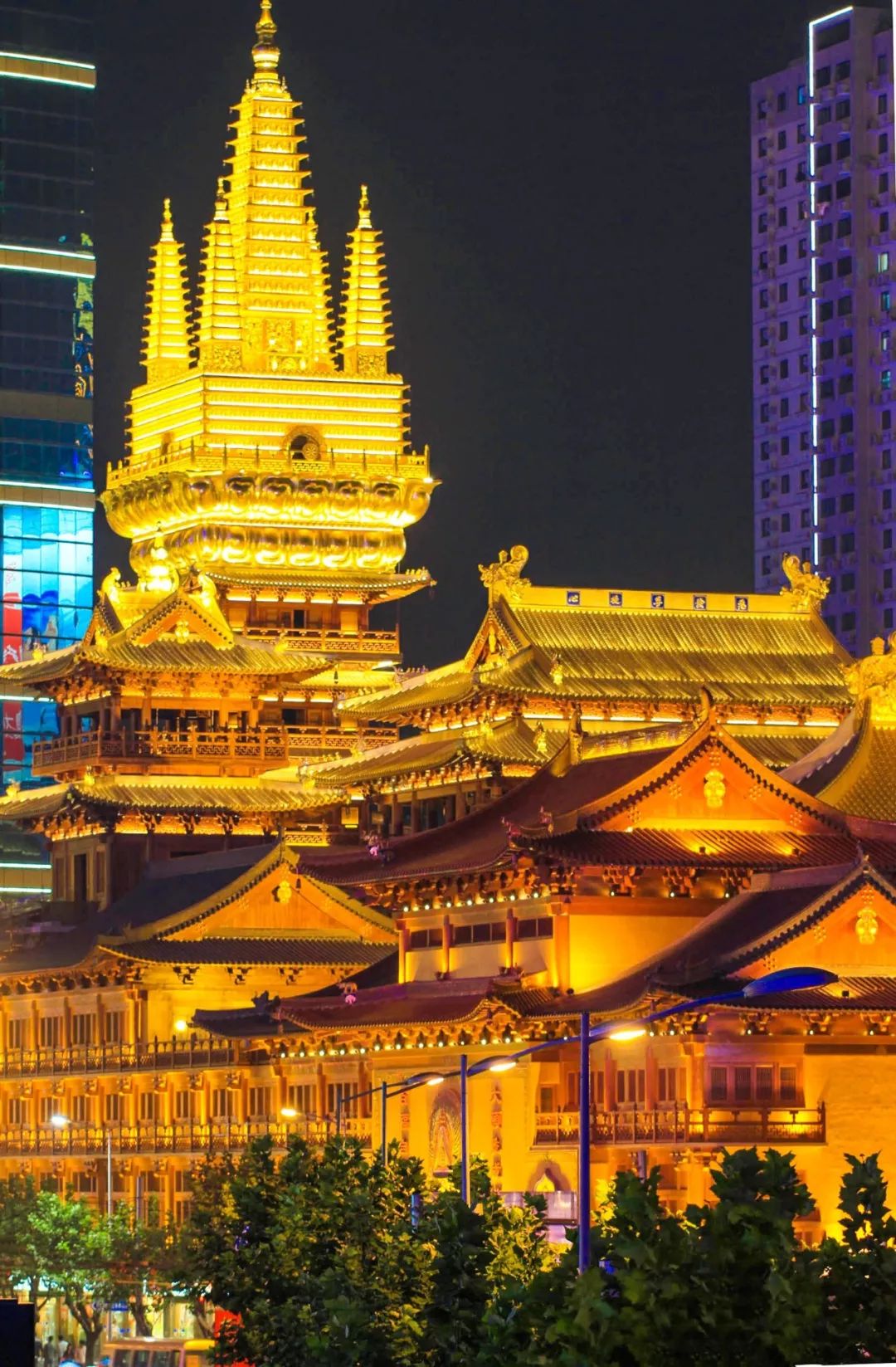 我国最贵的寺庙,藏在闹市之中,价值高达28亿!