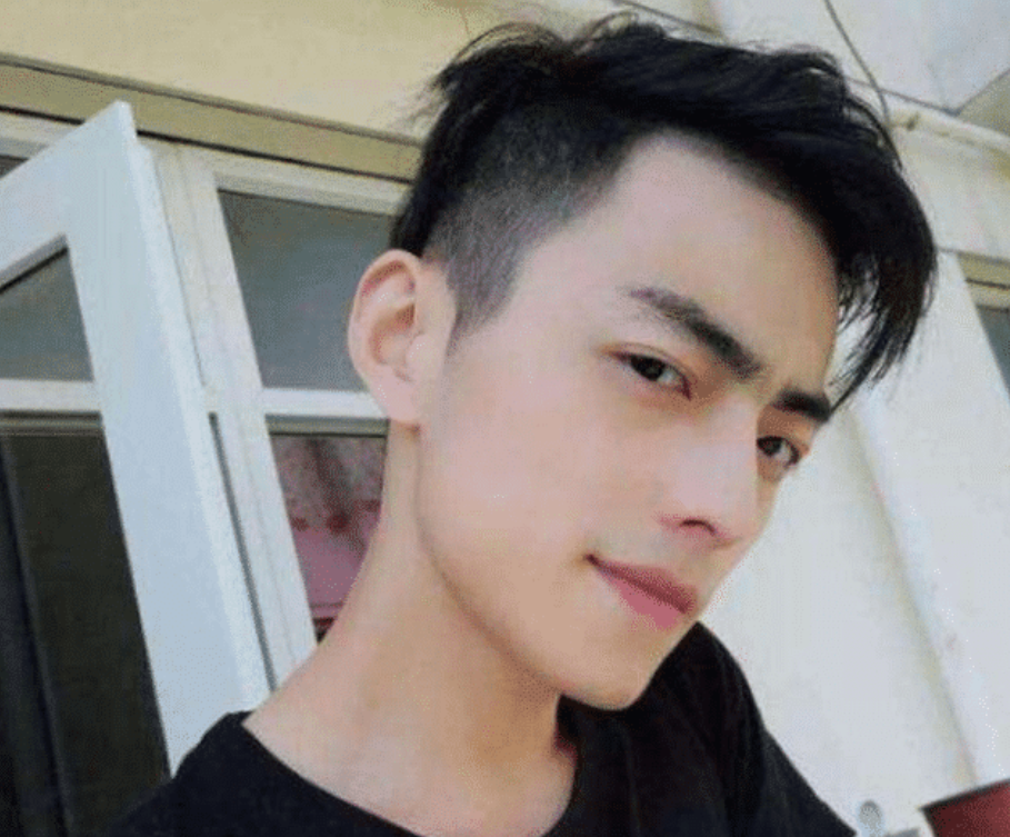官方举办全明星红毯活动智勋暴露真实身高网友笑岔气了