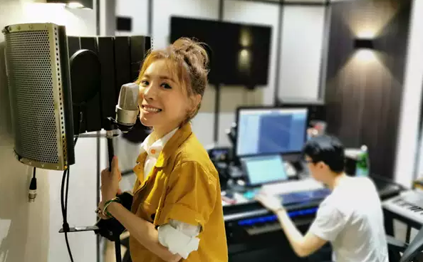 "借光计划"黄雅莉,一个在小房子里的演唱会,你心动吗?