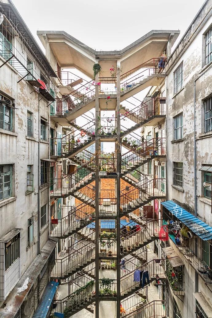 原创南宁最后的鸳鸯楼,有人住了30几年不想走,有人想搬却没钱买房