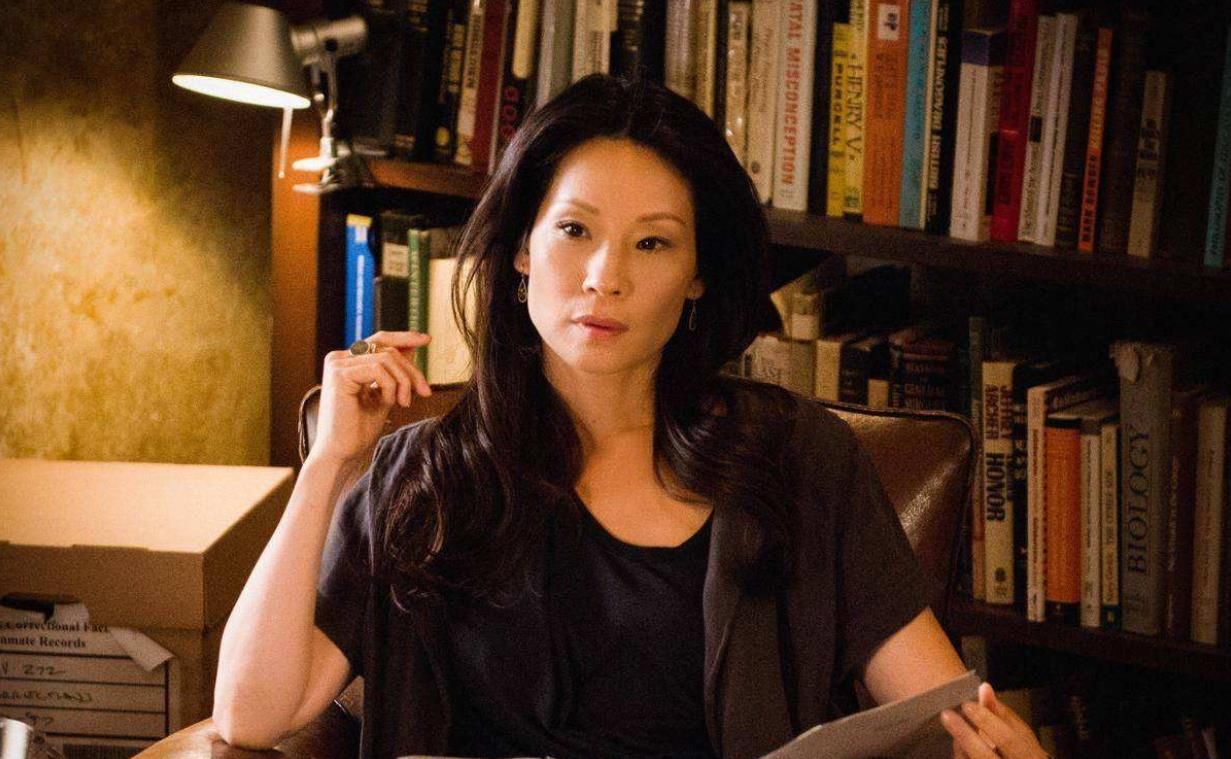 过童工演过三级片,没结婚就代孕生娃,是好莱坞最贵的华人女星_刘玉玲