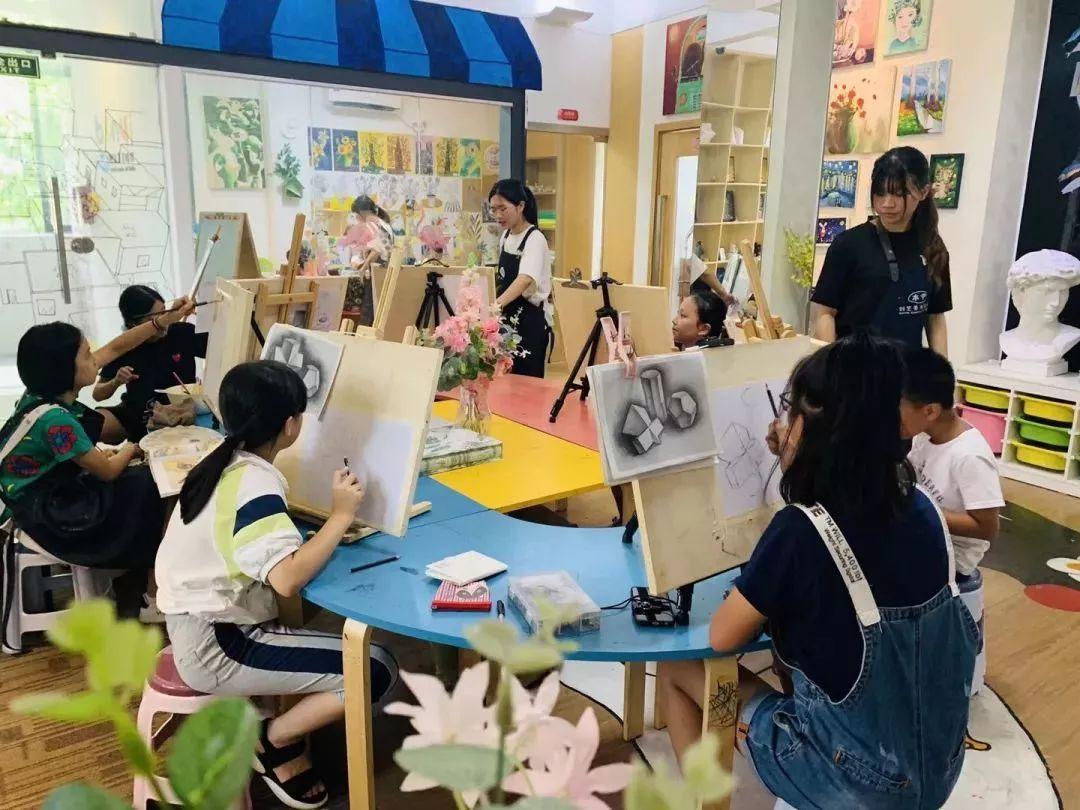 体验艺术创作,天台上的画室,评委级老师教你学画画