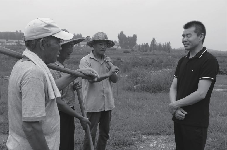 乡党委政府和村两委的大力支持下,在外创业的盛大庆毅然决然回到家乡