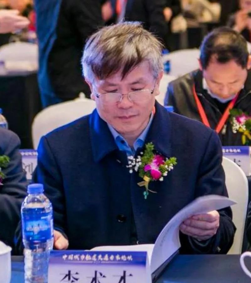 (左),梁文灏(右)中国工程院院士杨秀敏,梁文灏,杜彦良,陈湘生,李术才