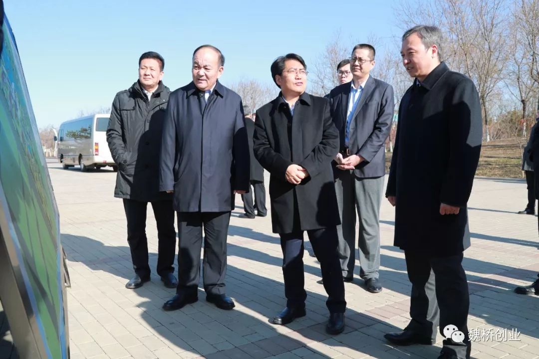 在滨州市市长宇向东,副市长潘青,滨州经济技术开发区相关负责同志和我