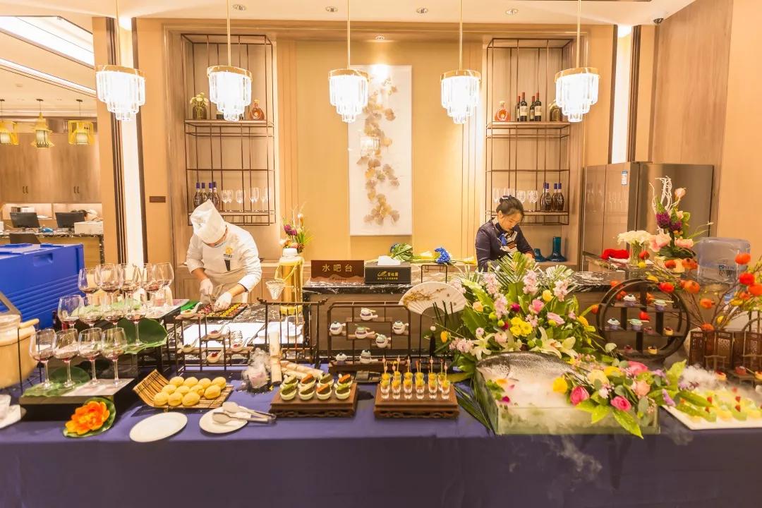 写意园林画卷徐徐展开 一场新中式美学之旅自此开启 大家漫步醇美园林