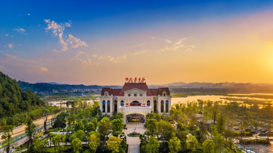 恒大养生谷走进北纬23度打卡鲜氧生活