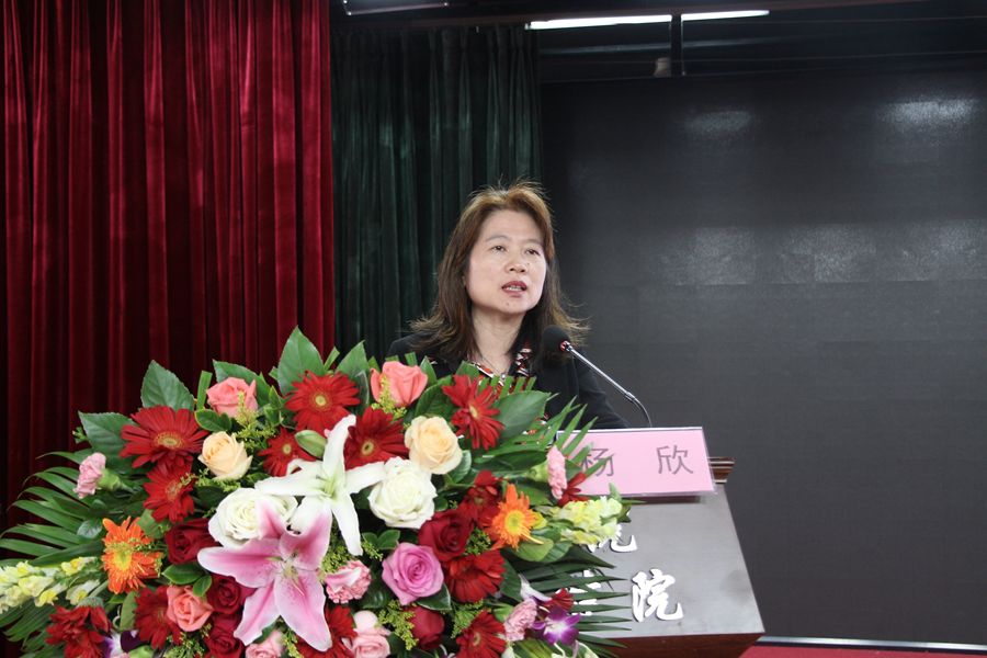 北京大学人民医院的沈浣教授为大家带来了名为"恶性肿瘤患者卵巢生育