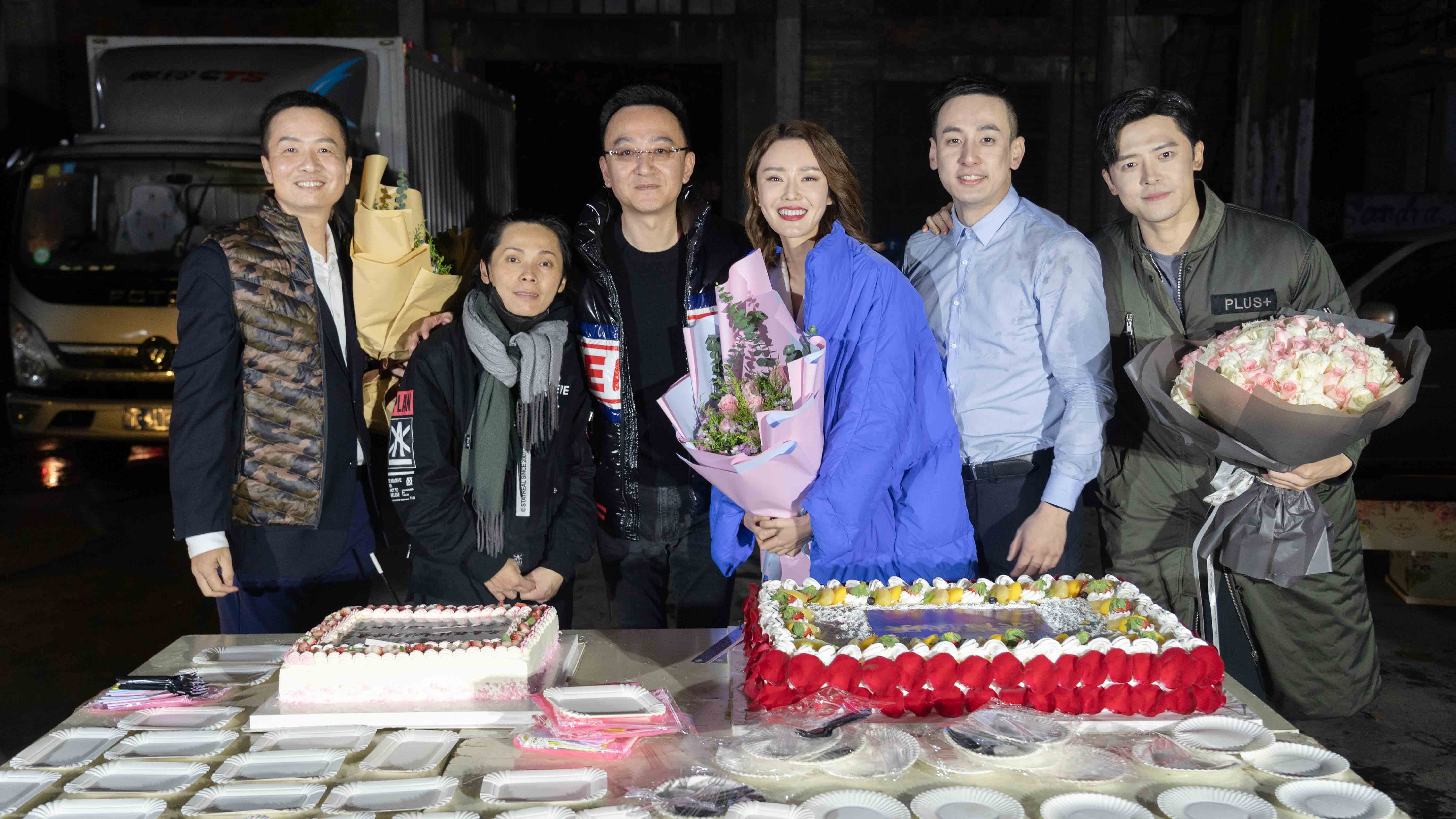 刘海蓝《半暖时光》跨越三季杀青,晒照感慨拍戏时光