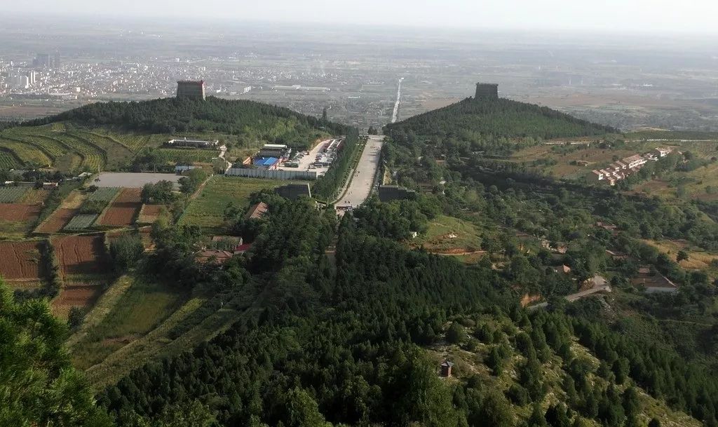 唐高宗李治和武則天合葬墓地,是中國歷史上極少的從未被成功盜掘的