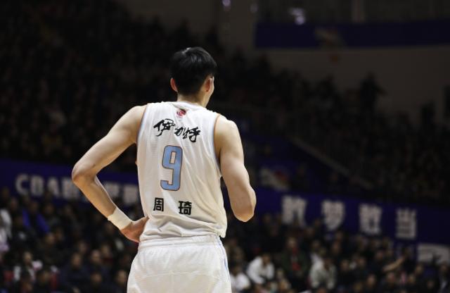 疯狂一夜东契奇做伟大决定周琦双喜临门火箭要交罚款