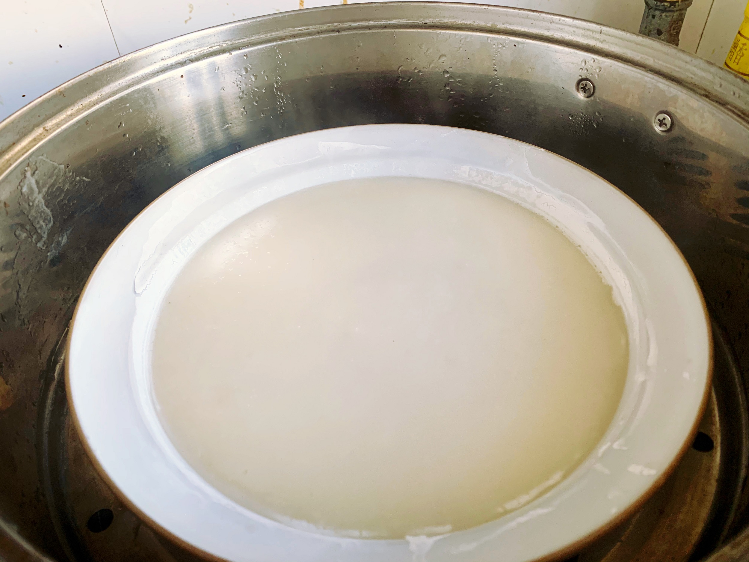 糯米粉里加半碗水搅一搅蒸一蒸做出的丸子q弹软糯孩子爱吃