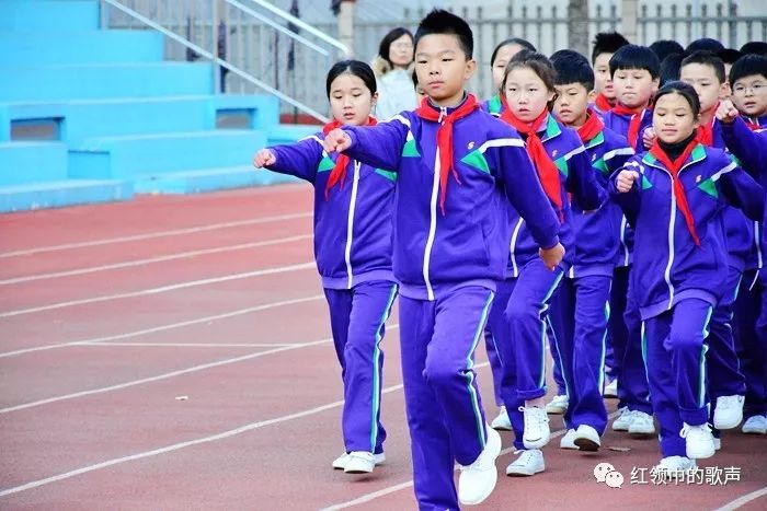 奔跑吧阳光少年记临沂商城实验学校小学部阳光跑操比赛