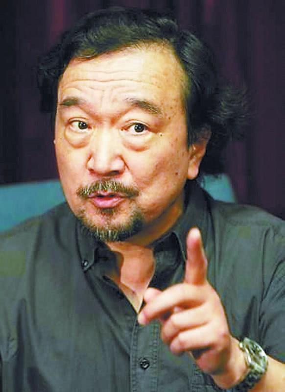 73岁"老戏霸"李保田罕见晒出近照,与儿子同款依然精神矍铄,网友怀念