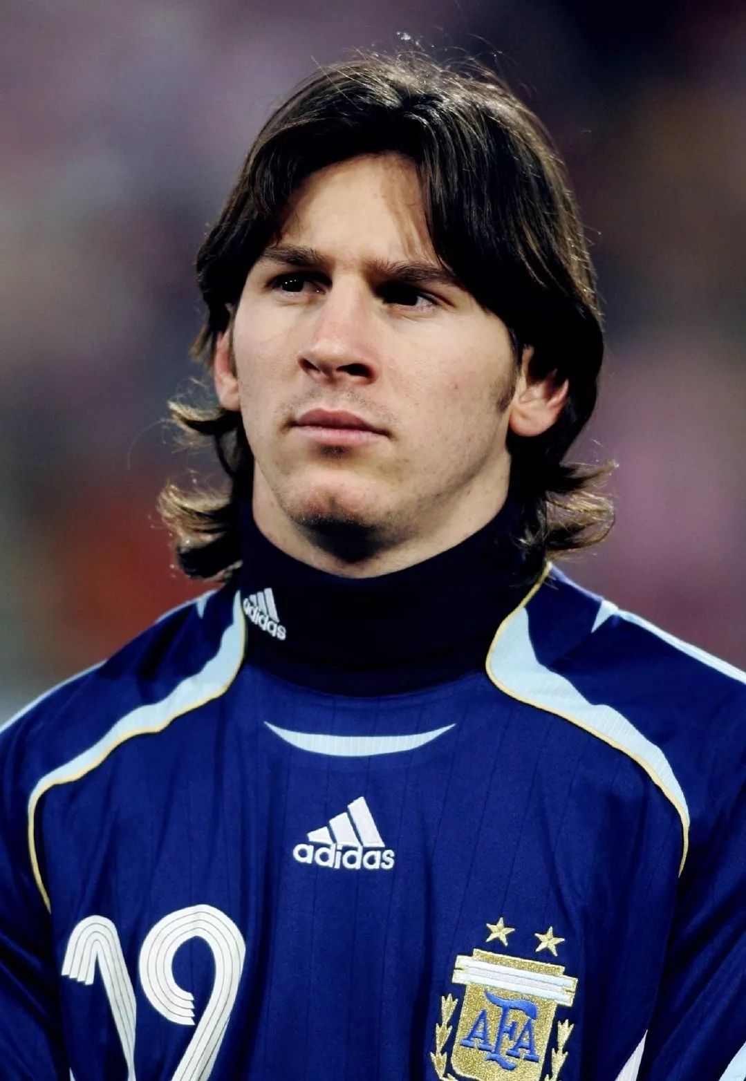 "巴黎之夜"梅西加冕第六座金球奖杯_欧冠