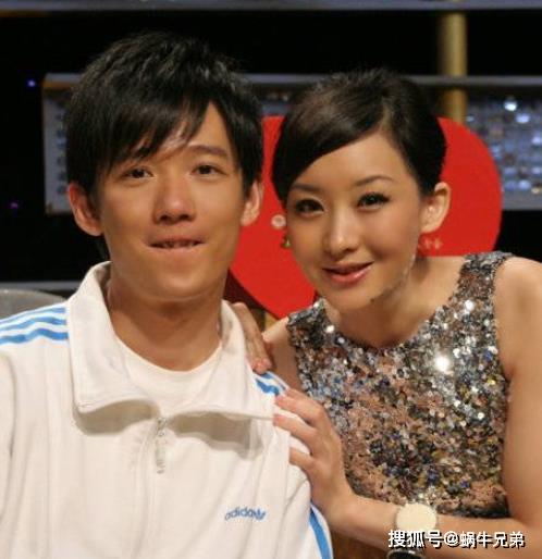 原创他凭一首歌走红,借百万整容后惨遭妻子抛弃,今42岁孤身一人