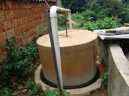 沼气池积造法利用沼气池畜禽粪便在高温厌氧状态下发酵成为优质有机肥