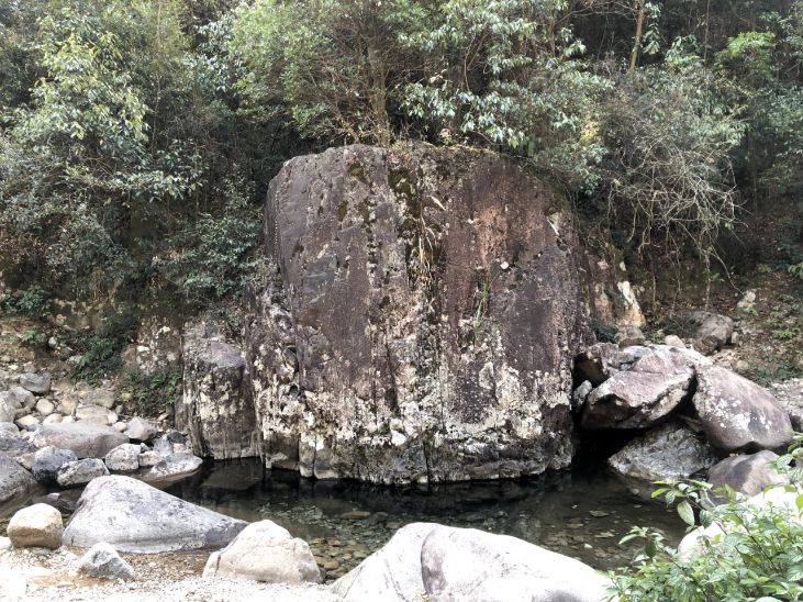 梅树底的故事官帽石的传说