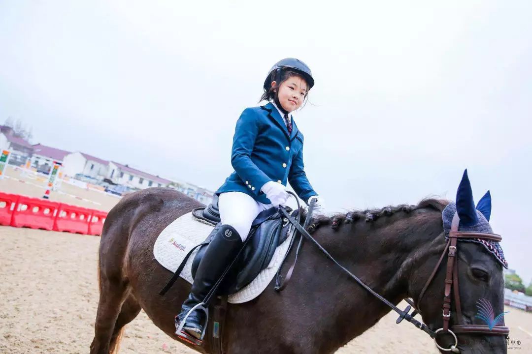 马术进校园上海15所试点小学马术队在乐派特正式亮相