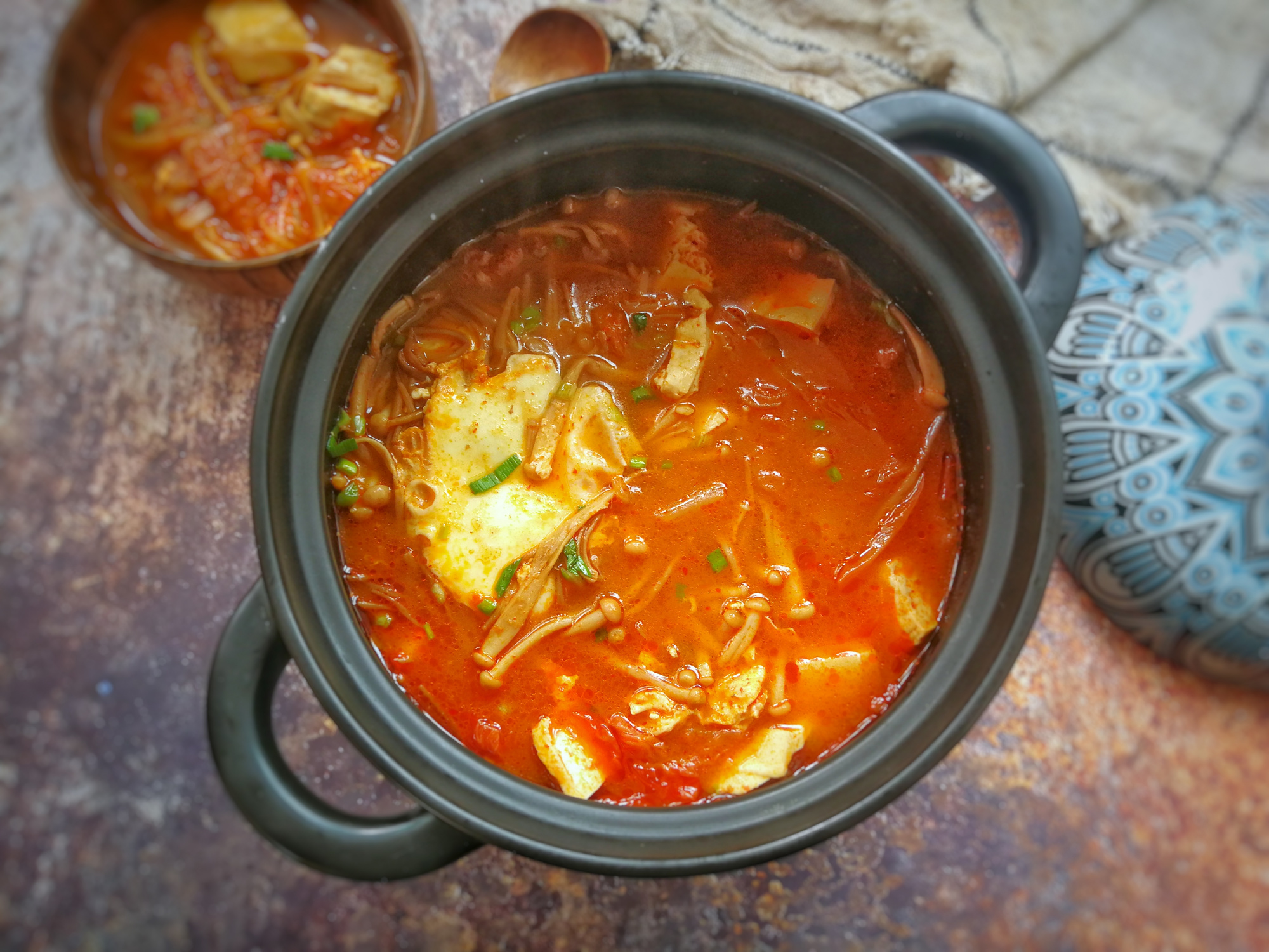 原创冬日懒人料理鲜味十足的泡菜豆腐汤米饭有这一个菜就够了