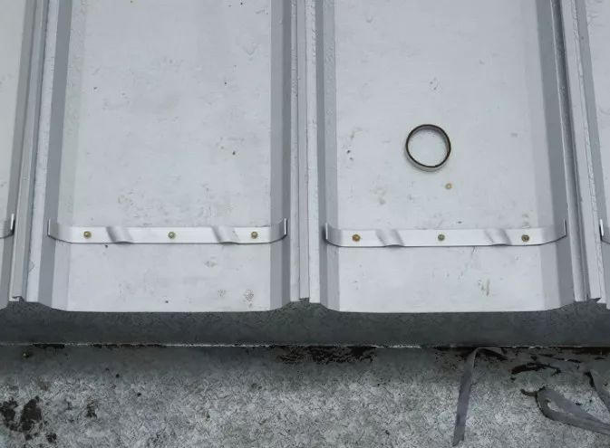 压条在檐口处的应用压条在搭接处的应用2.