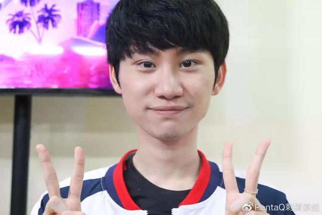 全明星专访fpx doinb:"非常幸运的2019年"