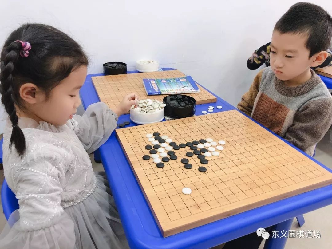 圍棋對孩子的影響是多方面的