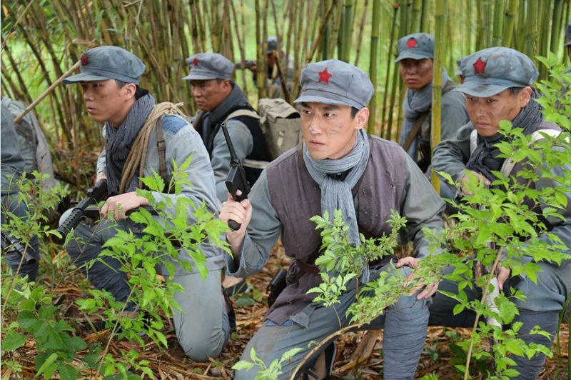 聚焦革命历史题材电影东溪突击昨日首映赶紧看起来