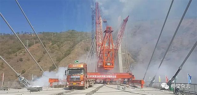 葫芦口金沙江边,接拟建的四川省g4216宜攀高速项目金沙江特大桥云南岸