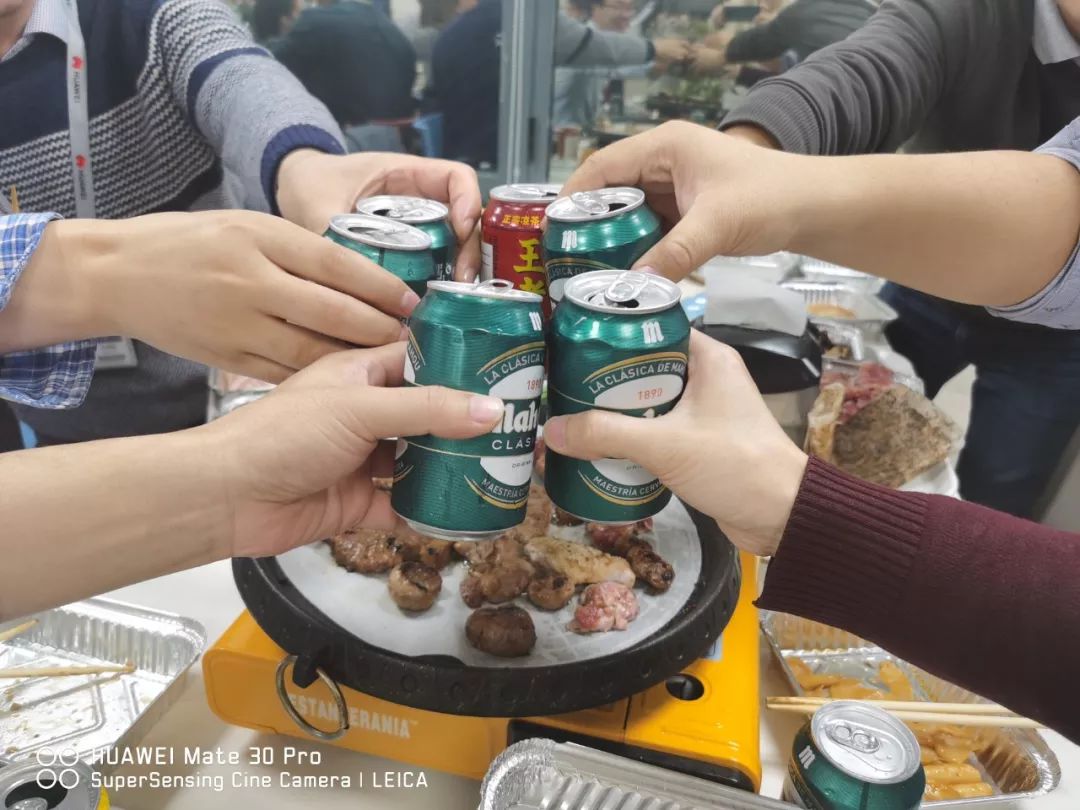 海阔凭鱼跃餐厅任你吃感恩节的烤肉聚餐让你扶墙出门的同时稳赢票圈