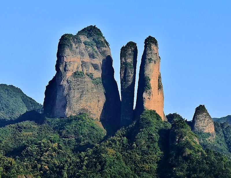 以三爿石聞名天下,中國一線天之最,世界自然遺產江郎山