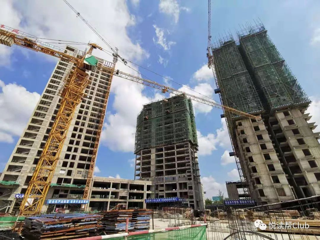 好消息安顺报业大厦成功封顶