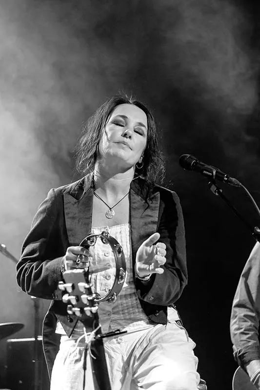 sophiezelmani在快节奏浮躁的现在我们需要像她这样安静的力量