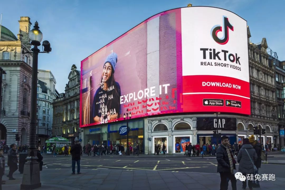 根据界面新闻采访,tiktok日本市场拓展负责人俞捷克就在去年接受表示