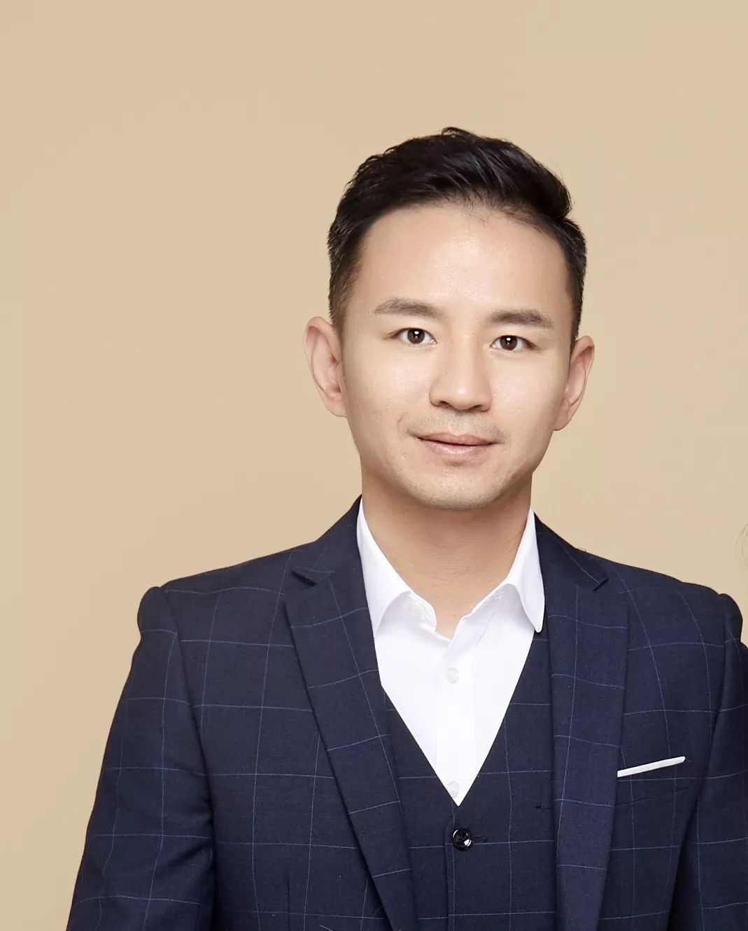 新出行 ceo贺磊cdx混动版▽这次在广州车展上推出广汽acura cdx a