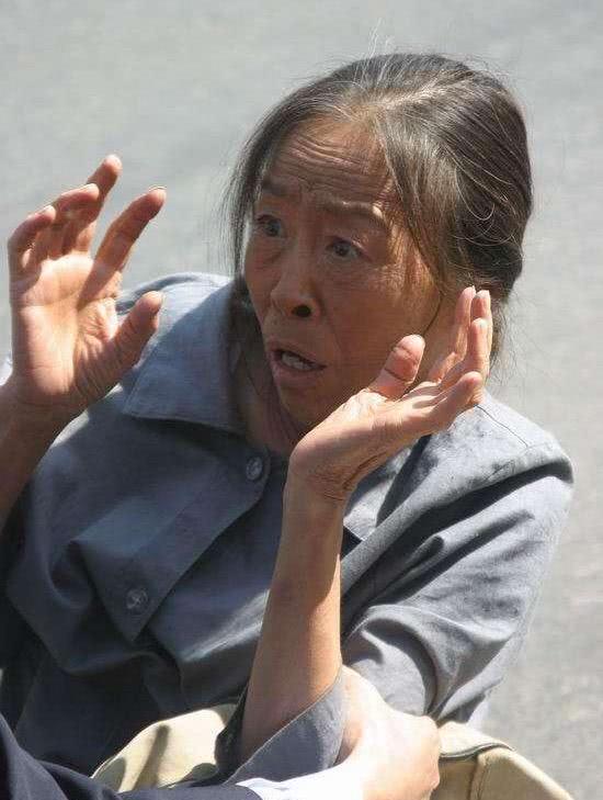 原创73岁丑娘张少华,竟有个倾国倾城的闺女,女婿身份更不一般
