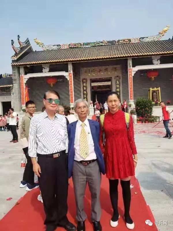 888米礼炮喜迎海内外的许氏宗亲,共同缅怀祖先业绩,畅谈宗族渊源,万人